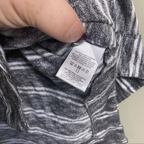 𝅺anthro Sz Xs Grey white striped sweater - Picture 5 of 6